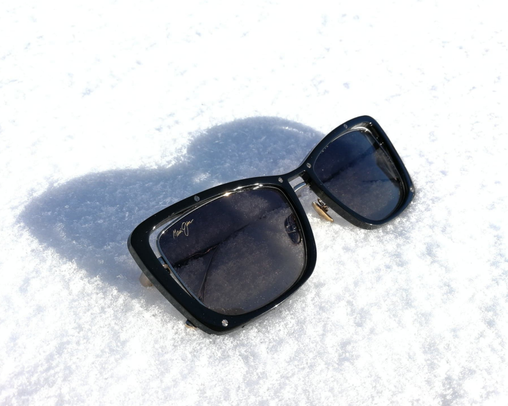 Monture œil-de-chat Maui Jim – Plastique noir lustré et métal or